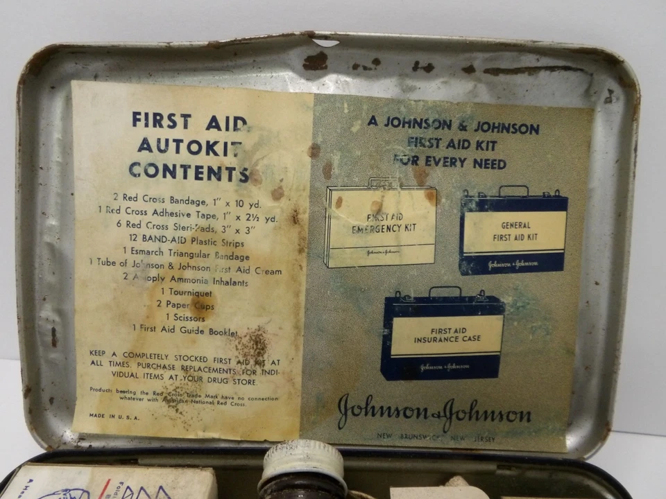Vintage 1950s/60s Johnson & Johnson First Aid Auto Travel Kit Metal Full - Image 2 of 4