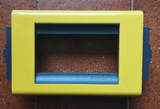 Placca metallica Biticino Serie LIVING , classica, Gialla. Modello anni '90.