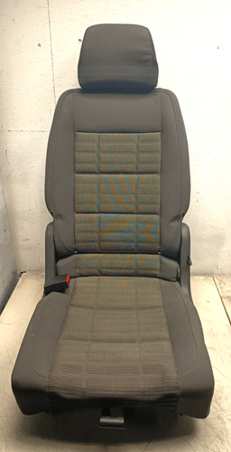 VW Touran 1T Bj.05 Sitz hinten links klappbar Isofix 1T0883063 D 2-Sitzreihe