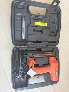 Pistola per unghie Duo Fast Branded Duo 35 230v Master con custodia