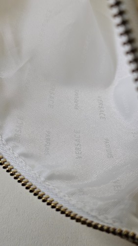 New Rare 2016 Versace White & Gold Cosmetic /Zip Top Wash Bag - Picture 6 of 7