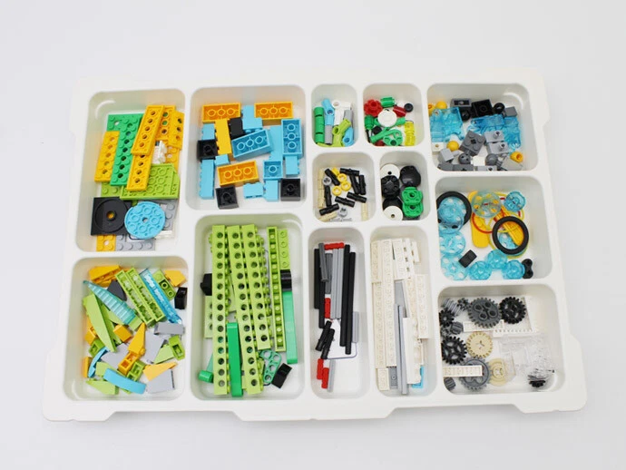 LEGO Education WeDo 2.0 Core Set Robot Brock Programing Toy 45300 Used Good - Image 3 of 4