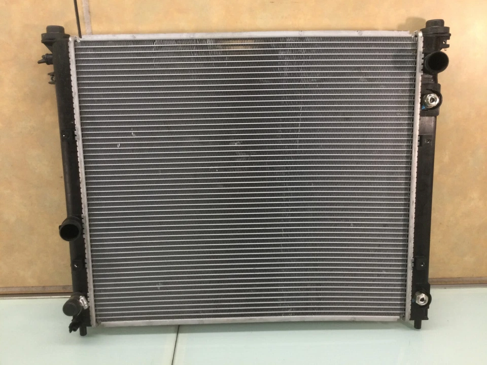 ⭐ Radiador de refrigeración del motor TYC para Cadillac CTS 08-14 3,0 L 3,6 L AT E Foto 2 de 4