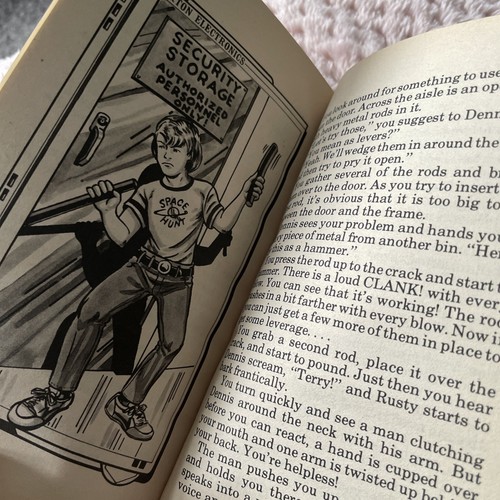 Robbers and Robots an Endless Quest Book #9 Dungeons & Dragons by Mike Carr VGC - Picture 6 of 8