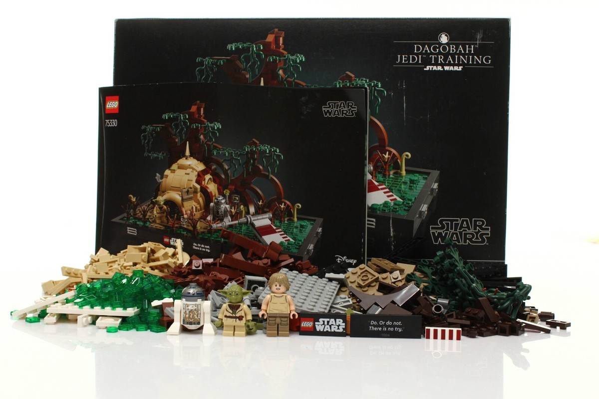 4 / 5 satton⭐︎ Lego Star Wars Diorama Collection Episode 4/5/6 Set 75330 Dagobah