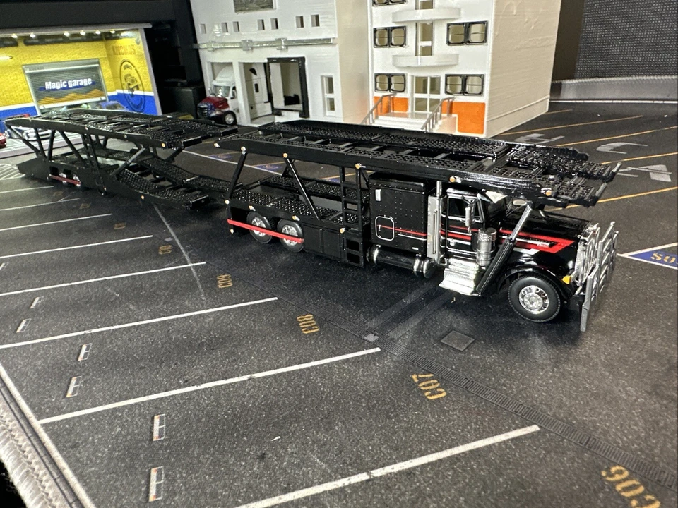 DCP 1/64 Peterbilt 389 CUSTOM MADE CAR HAULER - Image 3 of 4