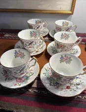 Aynsley tea cup and saucer Pembroke Pattern, 12 Pieces, Made In England, A1507