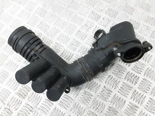 Audi Q3 8U 2015 Benzin 110kW Ansaugrohr Ansaugschlauch Turbolader 04E129656