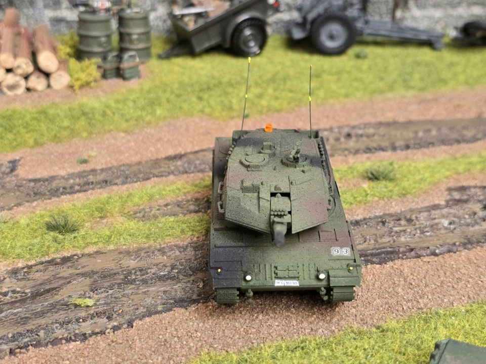 Roco MINITANKS Kampfpanzer Leopard 2 A6 ,BW gesupert mit decals, H0 , 1:87 #1372 - Bild 2 von 4