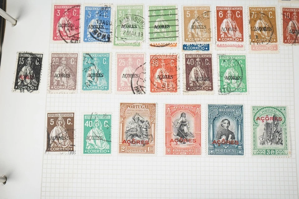 ISLANDS STAMP COLLECTION OF 800+ 80 SHEETS & 3 BOOKLETS MINT & USED IN BINDER - Image 3 of 4