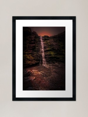 Tintagel Strand Wasserfall Gerahmtes Kunst Gerahmtes Wandbild Poster Leinwanddruck Bild