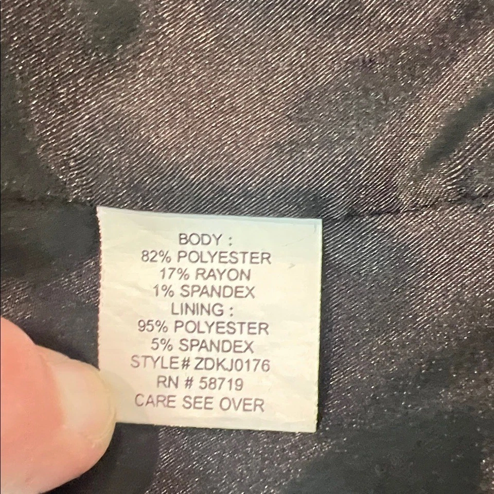 Blazer de espiga blanco y negro de la colección NY cuello con volantes talla 2X Foto 4 de 4