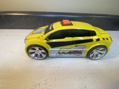Toy Road Ripper Heavily Armored Yellow Car Pre Owned - Picture 3 of 16