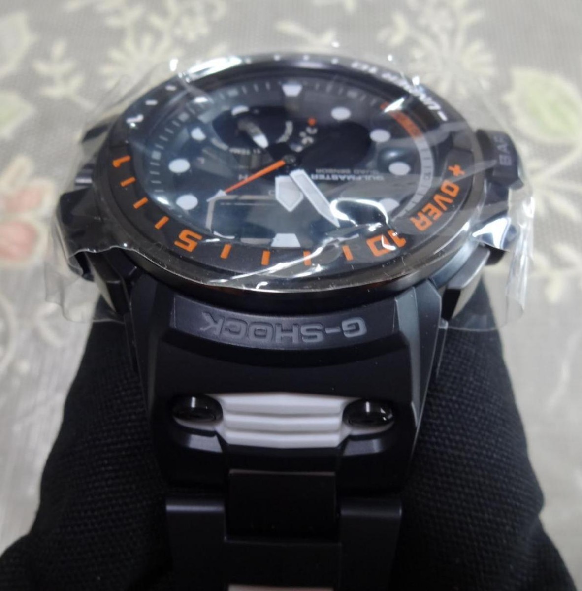 た*ず様 【希少】カシオ G-SHOCK 廃盤 GWN-Q1000MCA 箱付 CASIO G-SHOCK GWN-Q1000MC-1AJF-H Black Resin Solar Digital Analog