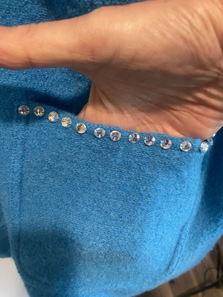 Suéter de lana Quacker Factory para mujer talla 1X corazón completo cremallera pedrería manga larga Foto 3 de 4