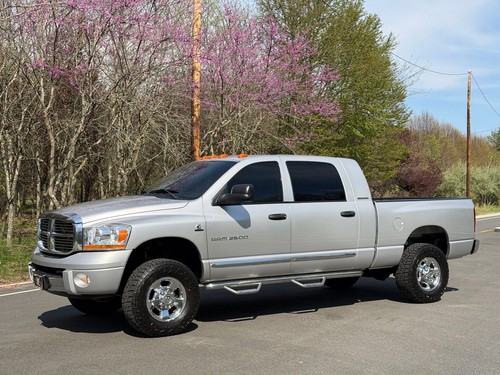 2006 Dodge Ram 2500 4dr Mega Cab 160.5 4WD Laramie