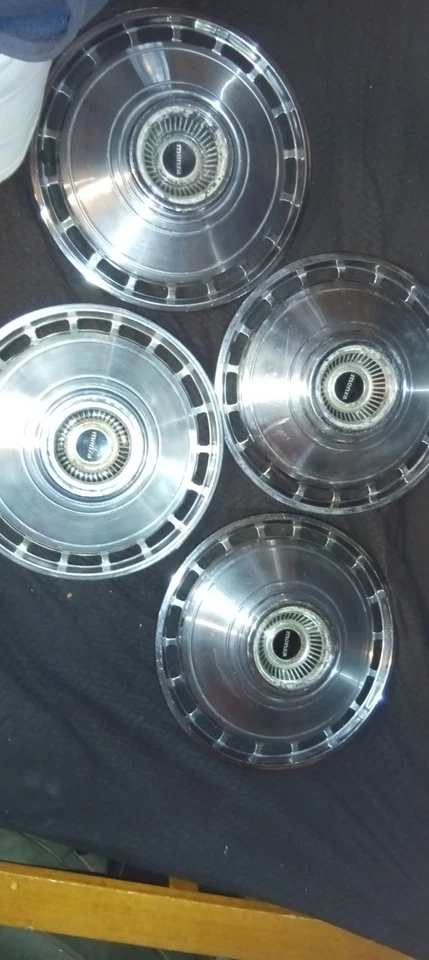 (4) Cubierta de rueda tapacubos de 12 ranuras Chevrolet Chevy Monza 13" se adapta a 75 76 77 78 79 80 Foto 2 de 4