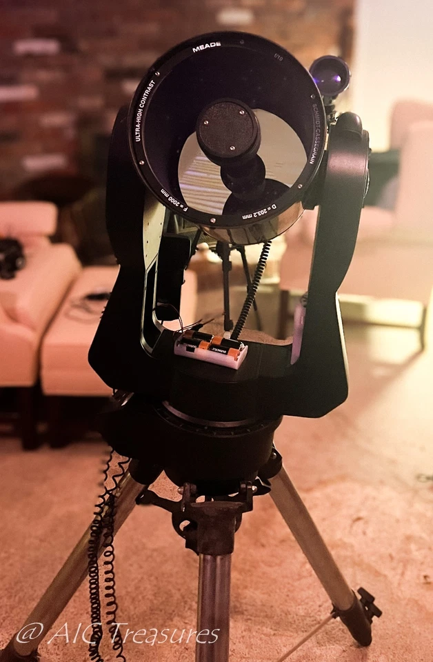 8" Meade LX 200 GPS Telescope with Case and Accessories . - Image 3 of 4