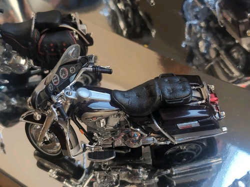 Maisto Harley-Davidson Edición Coleccionista Serie 1 Juego con 3 Motocicletas Escala 1:18 - Imagen 6 de 9