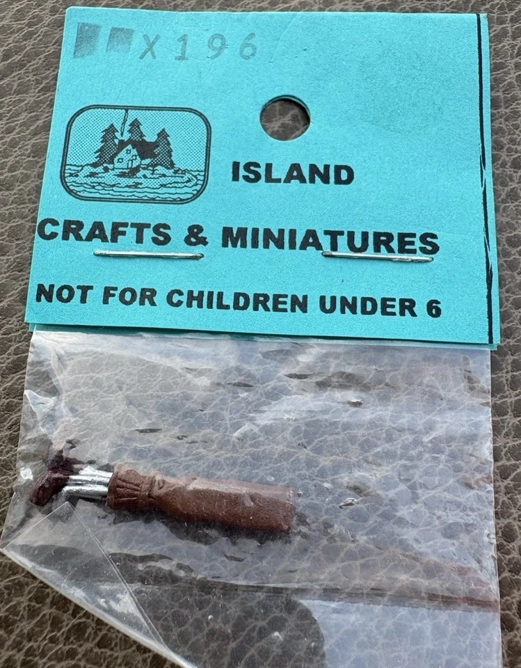 Lote de 6 herramientas de metal para casa de muñecas y artesanías de isla con palos de golf y más nuevas de stock Foto 2 de 4