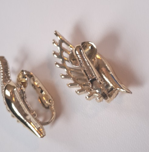 Jewelcraft VINTAGE Clip On Wing Stud Design Earrings Gold Tone Classic Stunning. - Picture 11 of 12