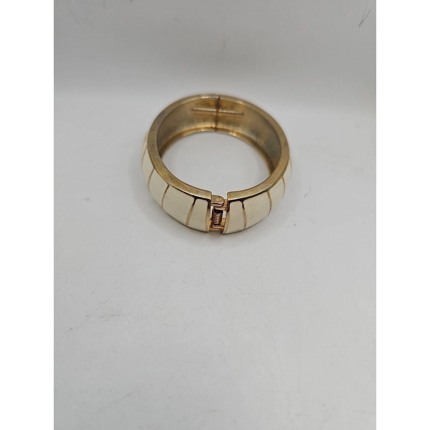 Bracelet Bangle SPRING HINGE Gold- Tone White Ena… - image 5