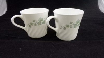 Set Aus 2 Corning Ware Callaway Corelle Kaffeebecher Grün Weiß Swirl Ivy Vines