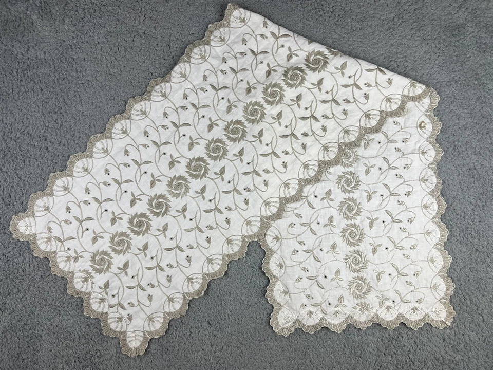 Table Runner Shabby Chic Cottagecore Boho Countrycore Linen Scallop Beige 13x45 - Image 2 of 4