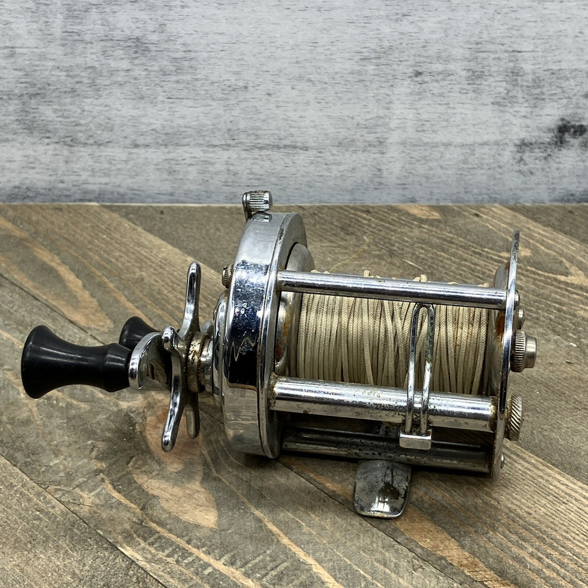 Shakespeare Service 1946 M Model FA Silver Fishing Reel USA