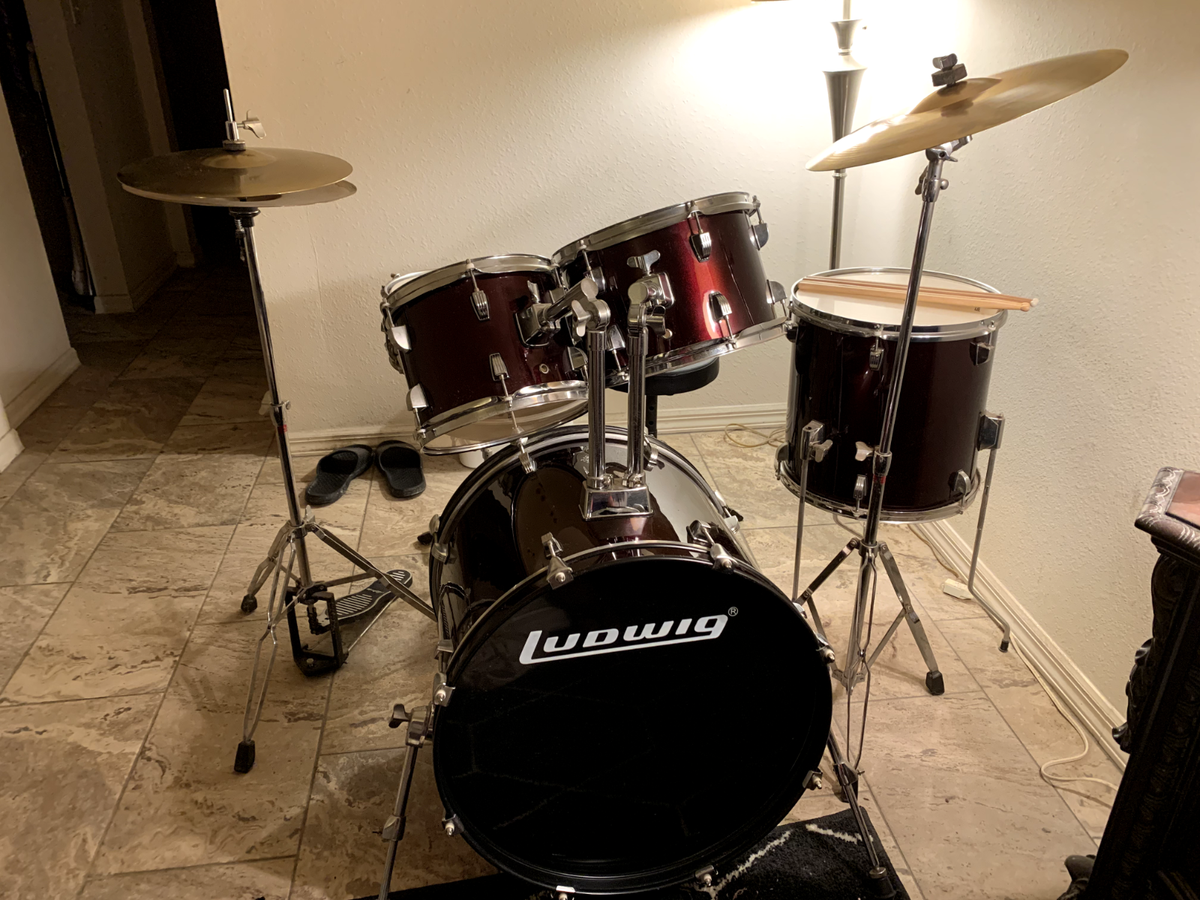 Ludwig LC18534 Backbeat Complete Drum Set with Hardware Cymbals