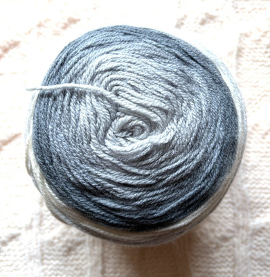 150g Mandala: Acrylgarn der Marke Löwen - grau ombre