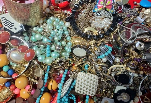 5 Pounds Vintage to Modern Costume Jewelry Junk Tangled Estate Craft Lot (Lot 5)