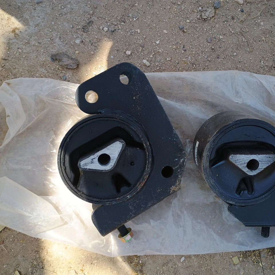 Montaje de motor y transmisión (juego de 3 piezas) Dodge Dakota 2004 doble cabina 3,7 L 4 x 4 Foto 2 de 3