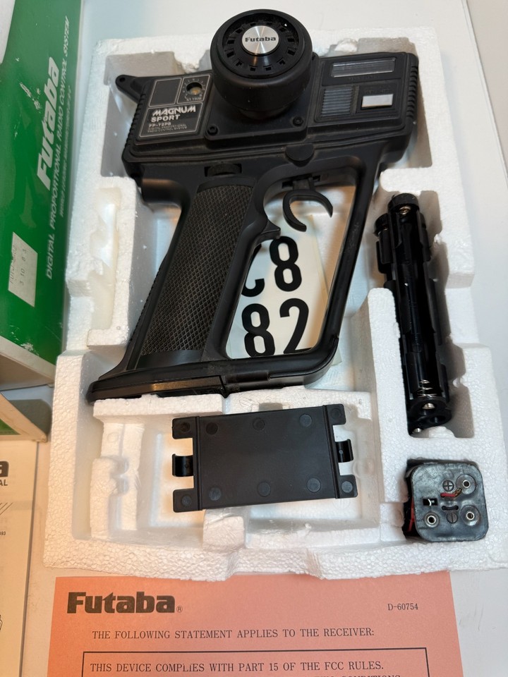 Futaba Magnum Junior FP-2PBKA Digital Proportional RC System 75MHz ...