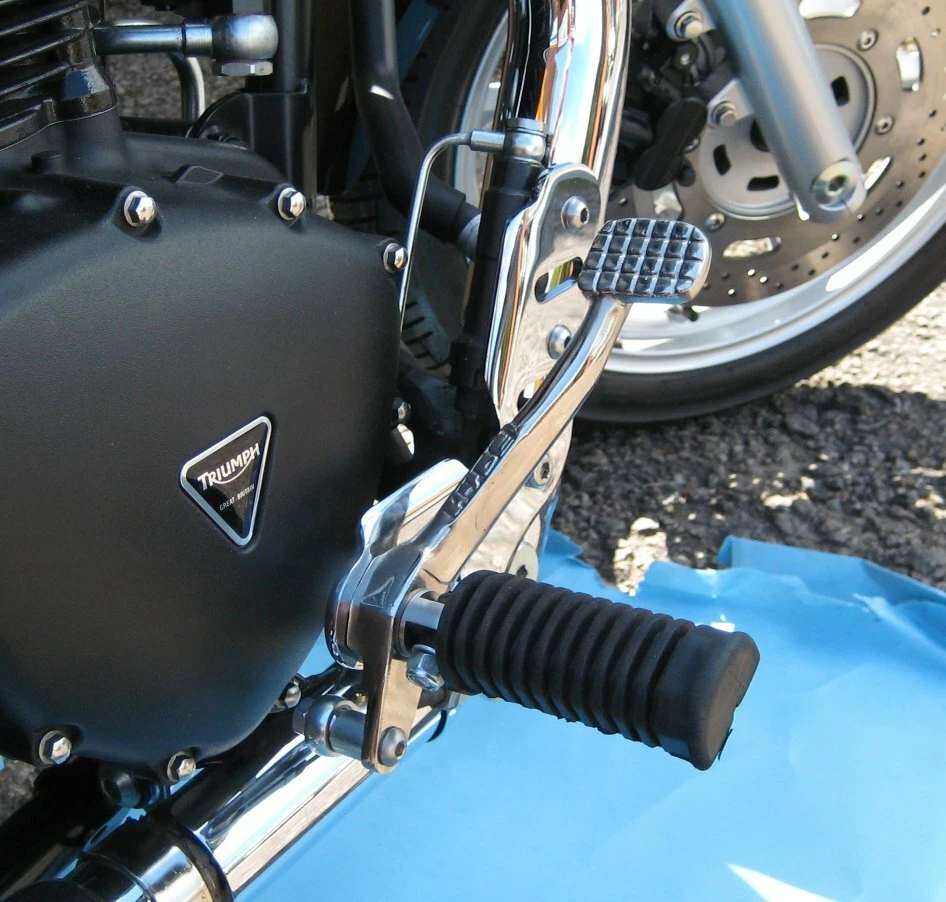 KIT REPOSAPIÉS TRIUMPH AMERICA SPEEDMASTER DE NORMAN HYDE 2002-2010 Foto 4 de 4