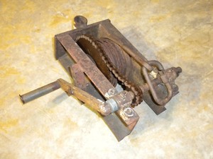 Vintage Chain Driven Hand Crank Winch 28 Feet M5C CG 1/4" Cable Dodge ? Zerks