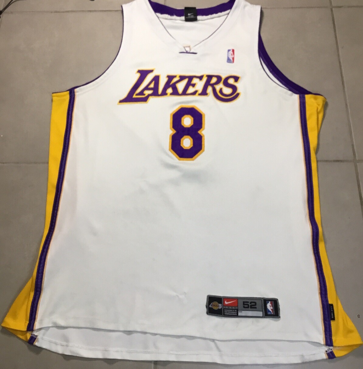 kobe jersey 8 white