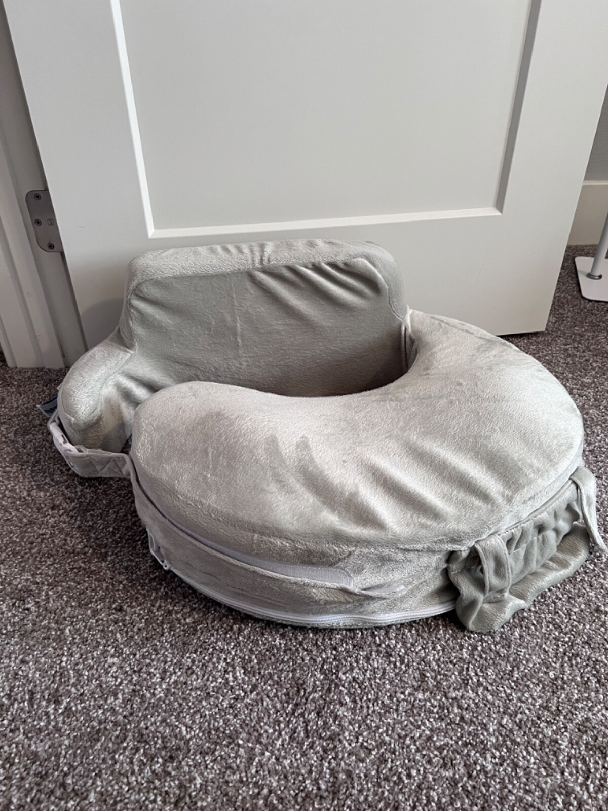 Never been used! Super Deluxe Be My Brest Friend Nursing Pillow-image