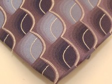 George  Mens 100 Silk Tie  Purple  Lavender  White  Geometric  VGC 