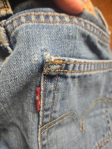 Levis 550 Relaxed Fit HEMMED jeans Boys Actual Measurements 27x20 - Picture 5 of 6