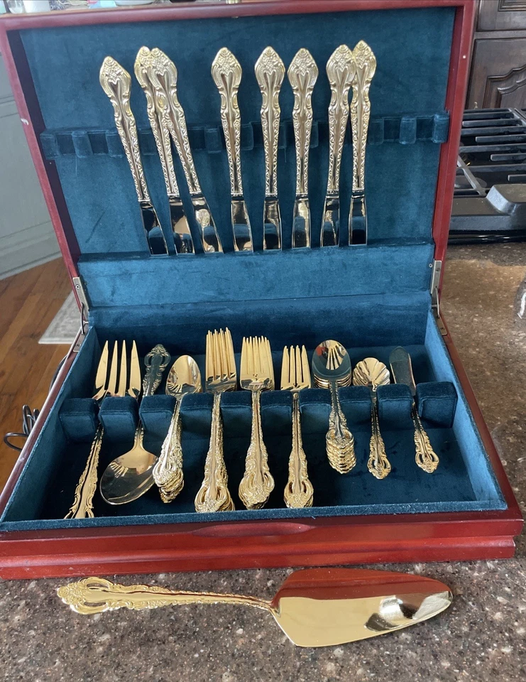 Wallace Golden Countess 52 piezas cubiertos dorados y caja de almacenamiento incluye 5 porciones Foto 2 de 4