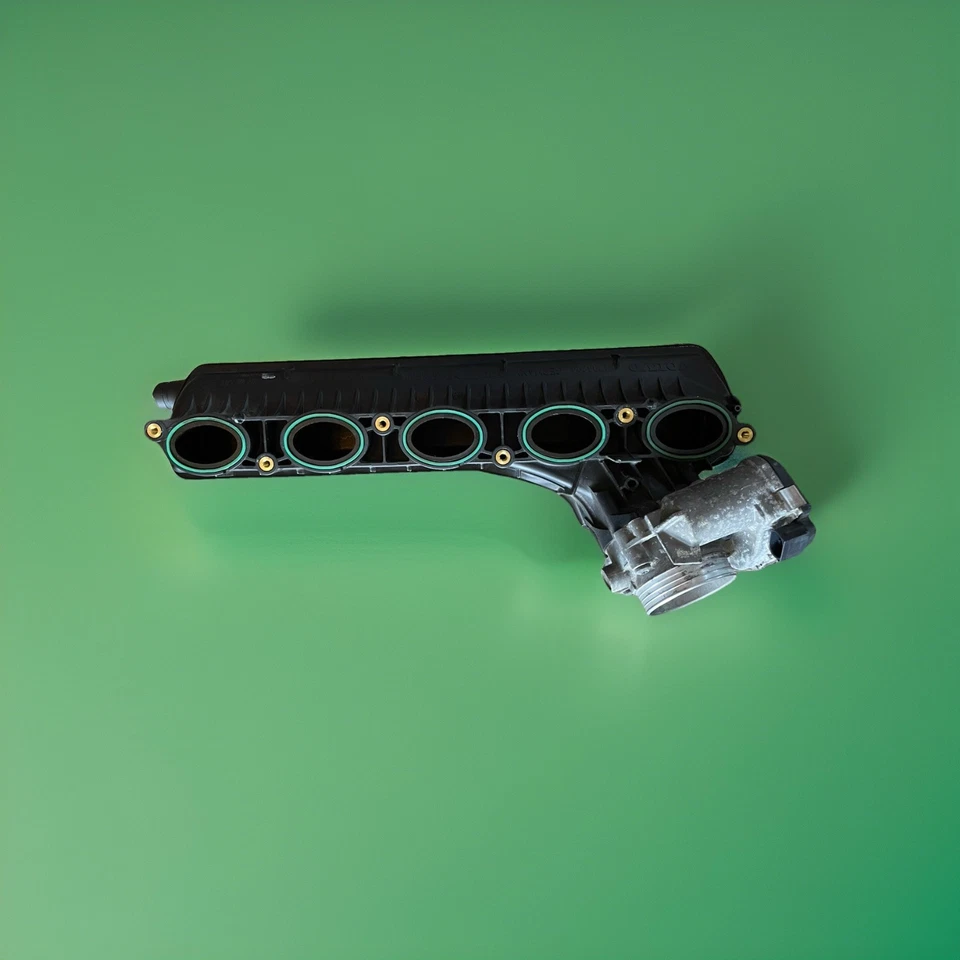 04-16 VOLVO T5 Inlet Manifold W/TB C30/S40/V50/V60/S60/XC60/XC70/C70 - 31293294 - Image 4 of 4