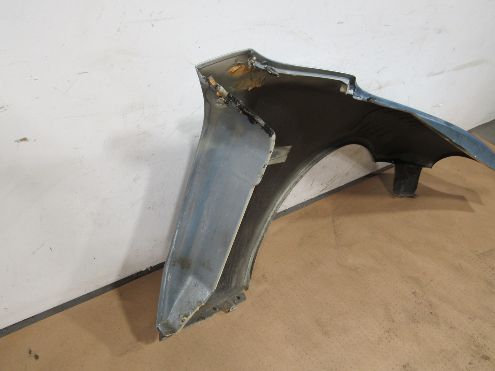 02-06 Maserati Coupe GT 2004 Front Left Driver Fender Wing Shell ;