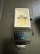 Vintage Honeywell Strobonar 100 Electronic Flash with Case. Untested