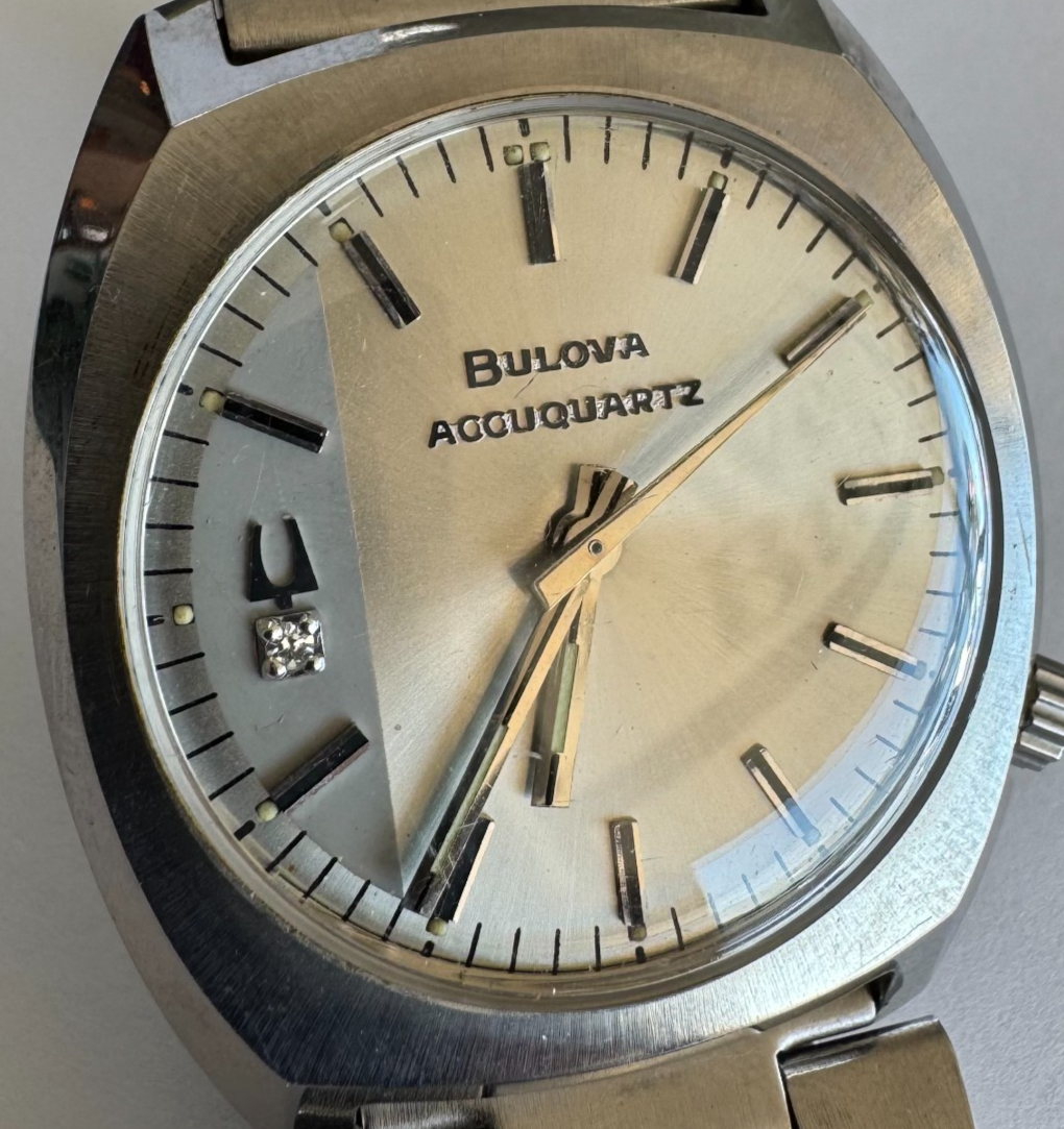 10k Bulova Accuquartz Vintage Bulova Accuquartz SS Men's Gray