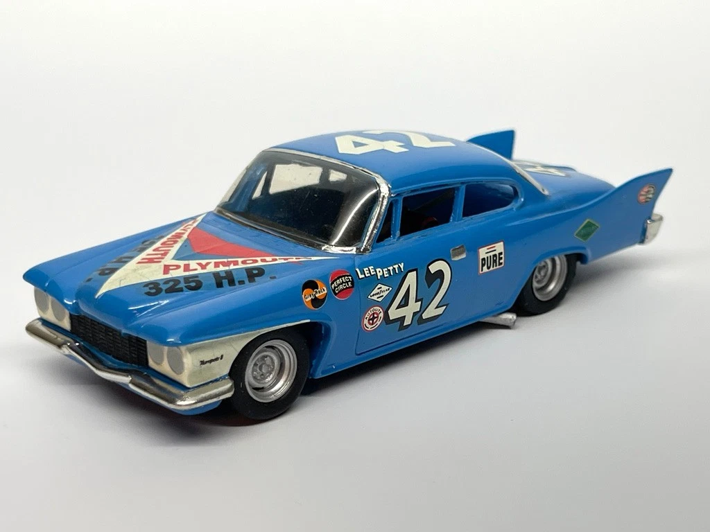 Here's a 1960 Plymouth Fury Convertible