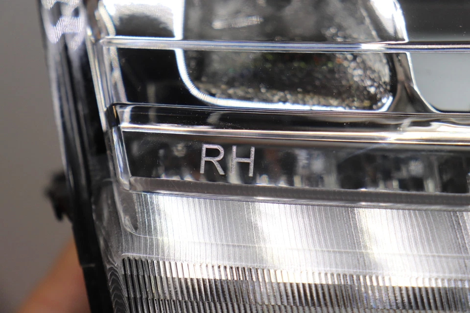 TYC FIT 2018-2023 Jeep Wrangler Right RH LED Turn Signal Lamp Light - Image 4 of 4