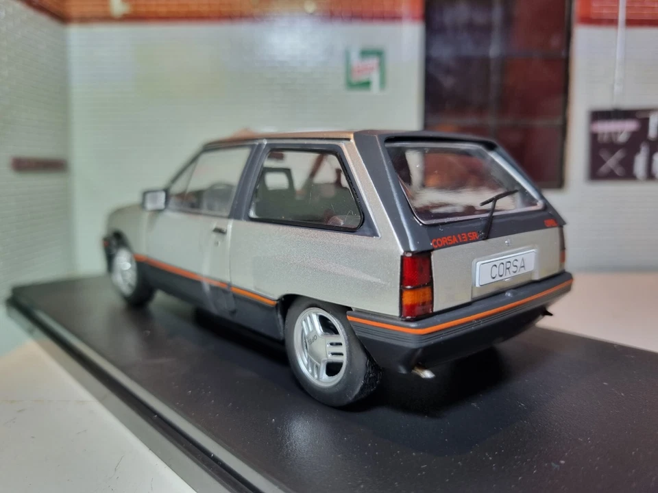 Vauxhall Nova Opel Corsa Silver 1989 1.3 SR S83 Scale Model 1:24 Diecast Car - Image 3 of 4