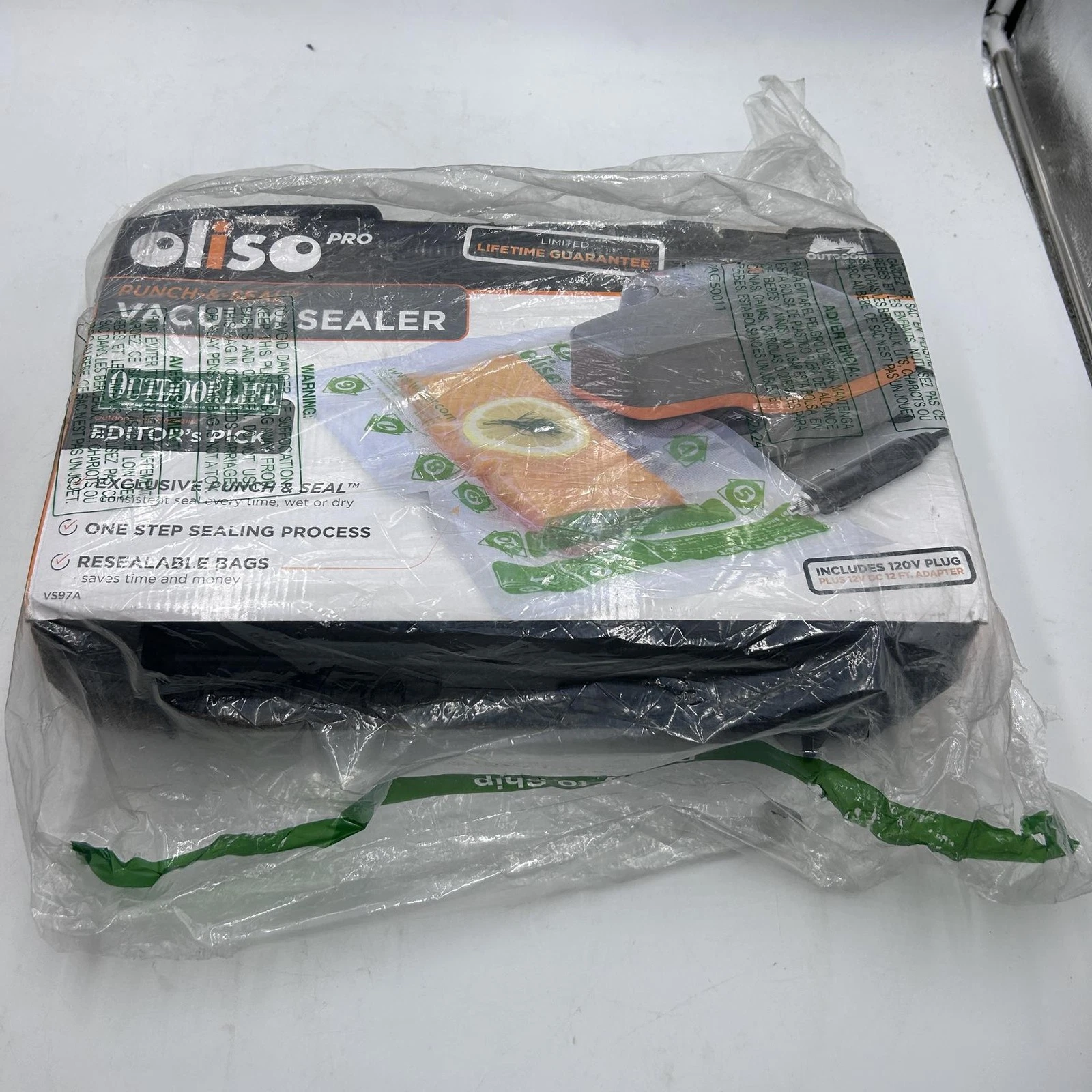 Oliso Pro Smart Vacuum Sealer, for Food Storage (Green Outdoor Kit)