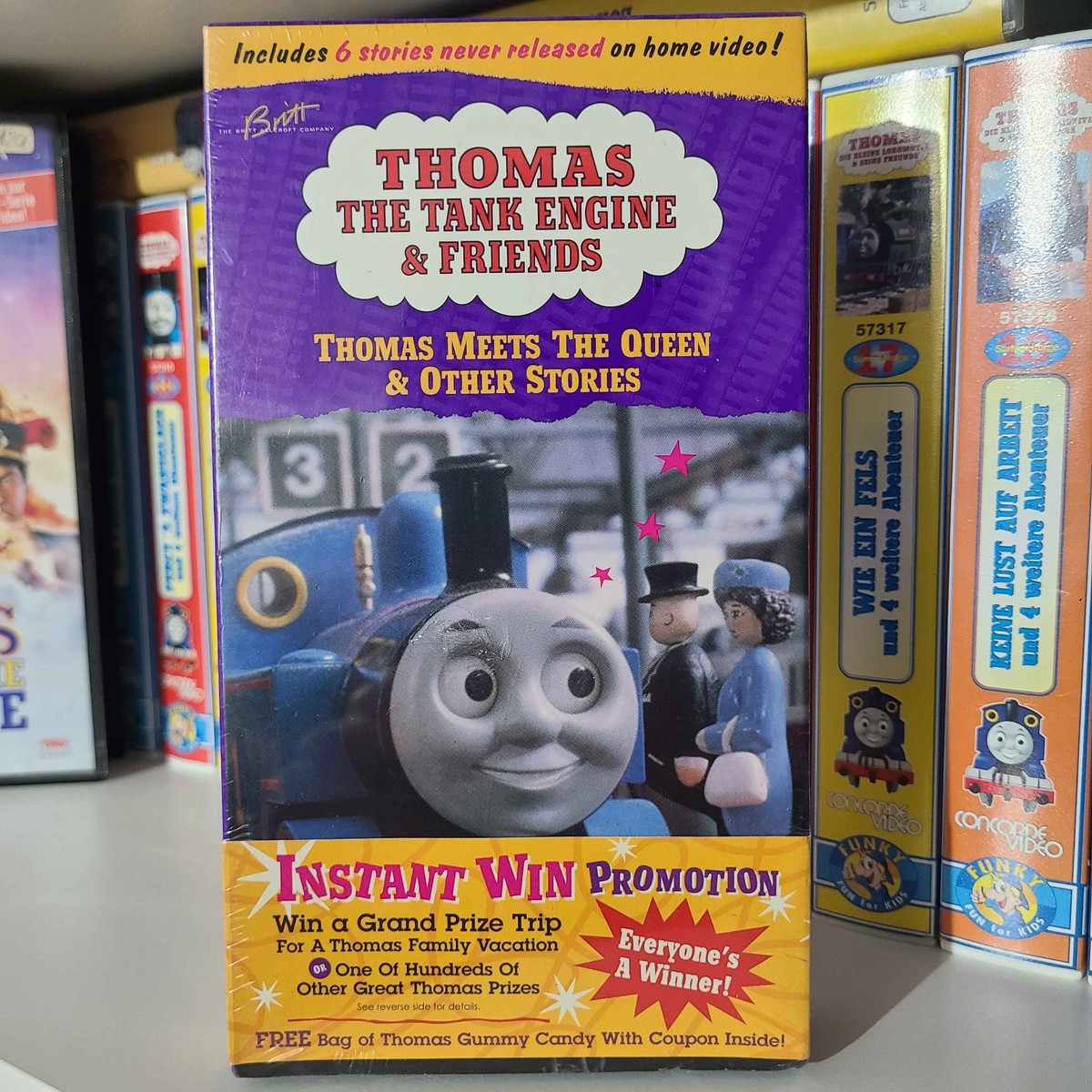 THOMAS MEETS THE QUEEN Tank Engine and Friends VHS 1997 *SEALED